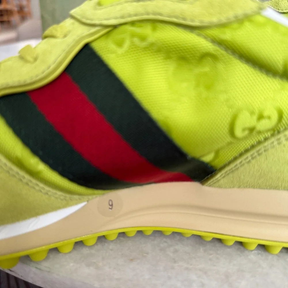 Gucci 832461 Men's Canvas Green GG Re-Motion sneaker, Size 9